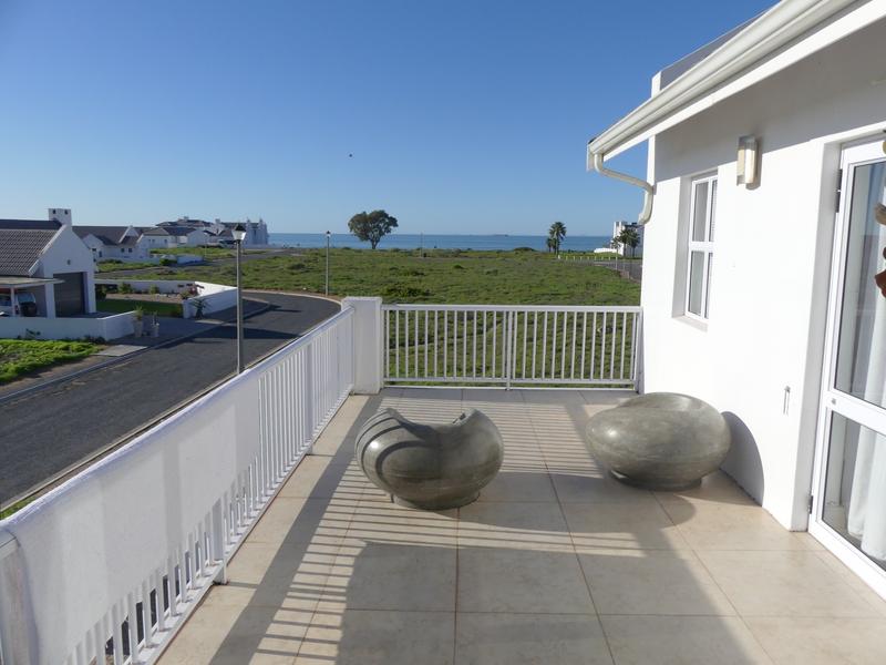 3 Bedroom Property for Sale in Sandy Point Western Cape